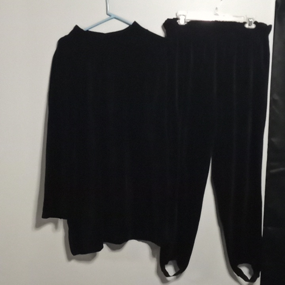 Black Women's Velvet Pants - Stylish Pull-On Trousers